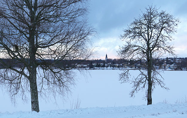 Skinnskatteberg och sjön Nedre Vättern.